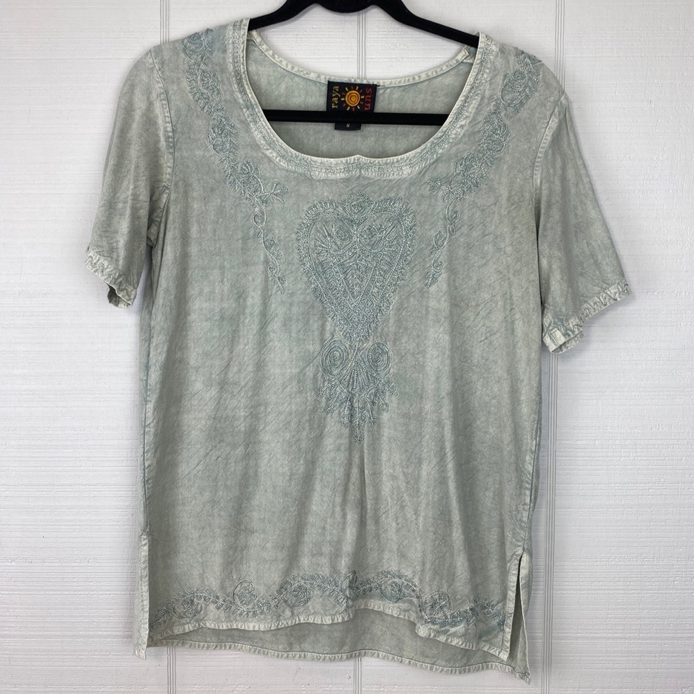 Raya Sun Embroidered Heart Floral Design Short Sleeve Boho Top Washed Green S